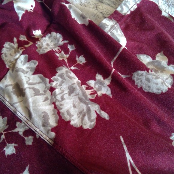 LulaRoe OS Marroon Used Peonies Design - Picture 3 of 5